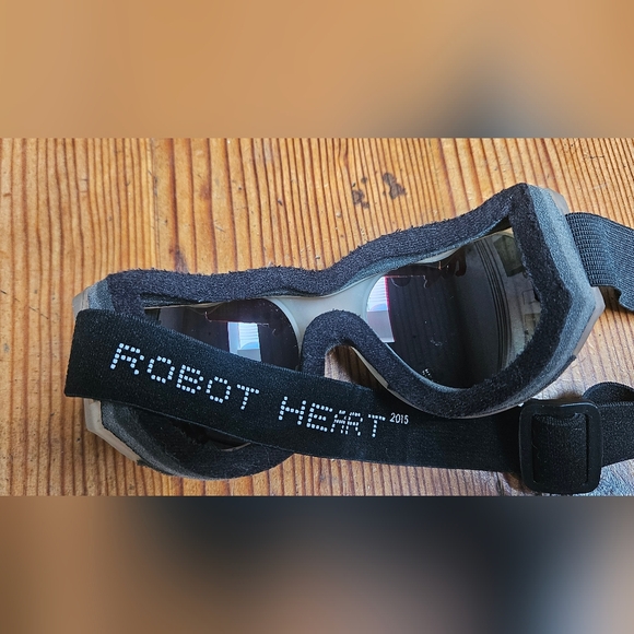 Burningman Robot-Heart Goggles - Picture 5 of 6